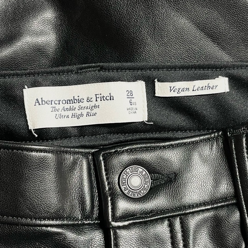 Abercrombie & Fitch Black Vegan Leather Ankle Straight Ultra High Rise - Picture 5 of 6